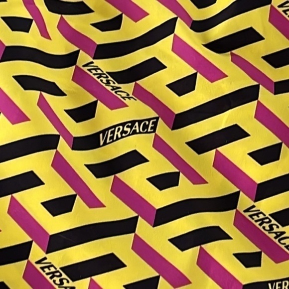 VERSACE NEW shorts authentic 100%‎​ - Picture 3 of 8